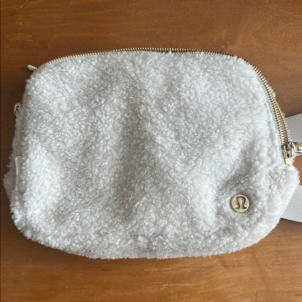 Lululemon Athletica Cream and Gold Sherpa Crossbody Bag NEW without tags